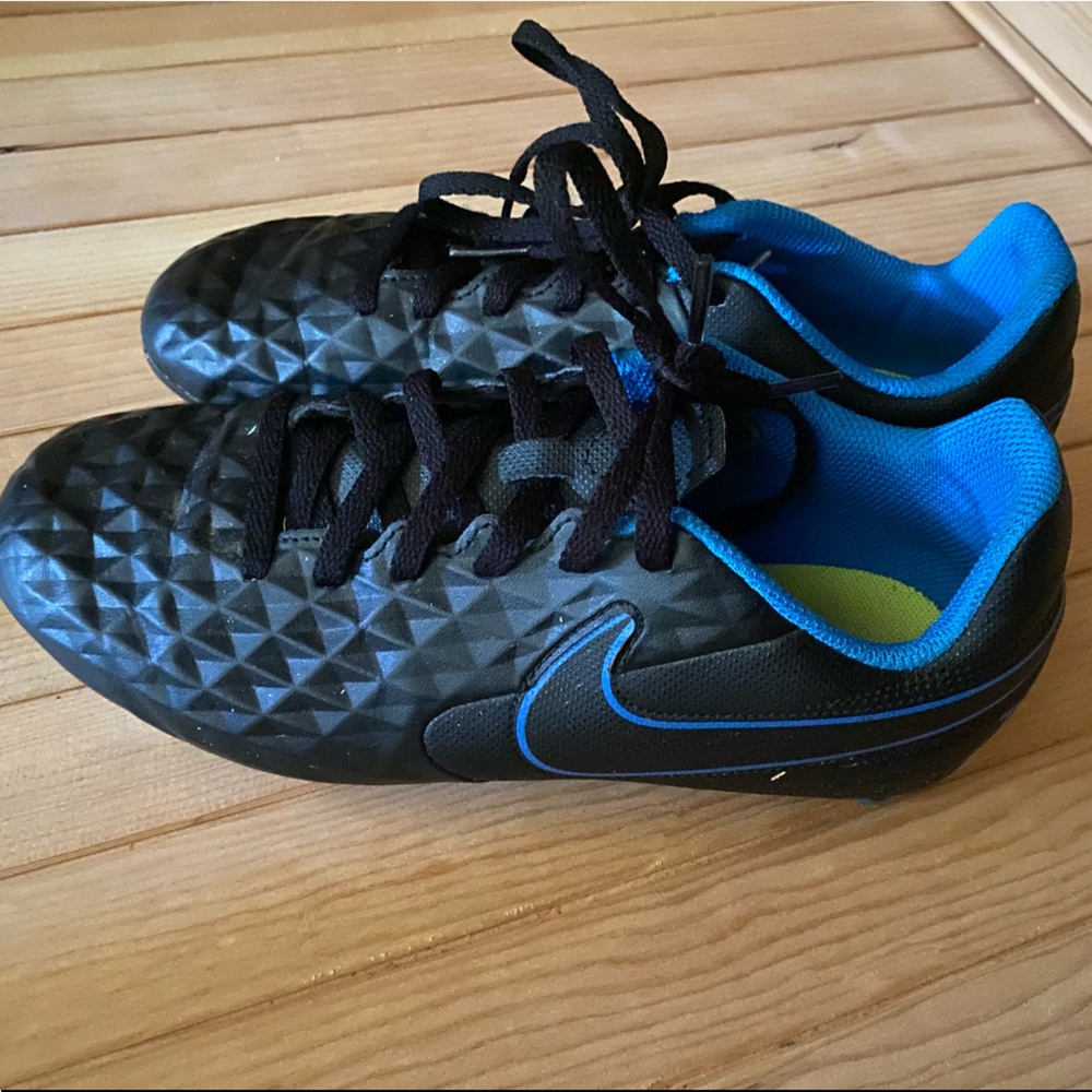 Nike Tiempo Soccer Shoes Kids 4y